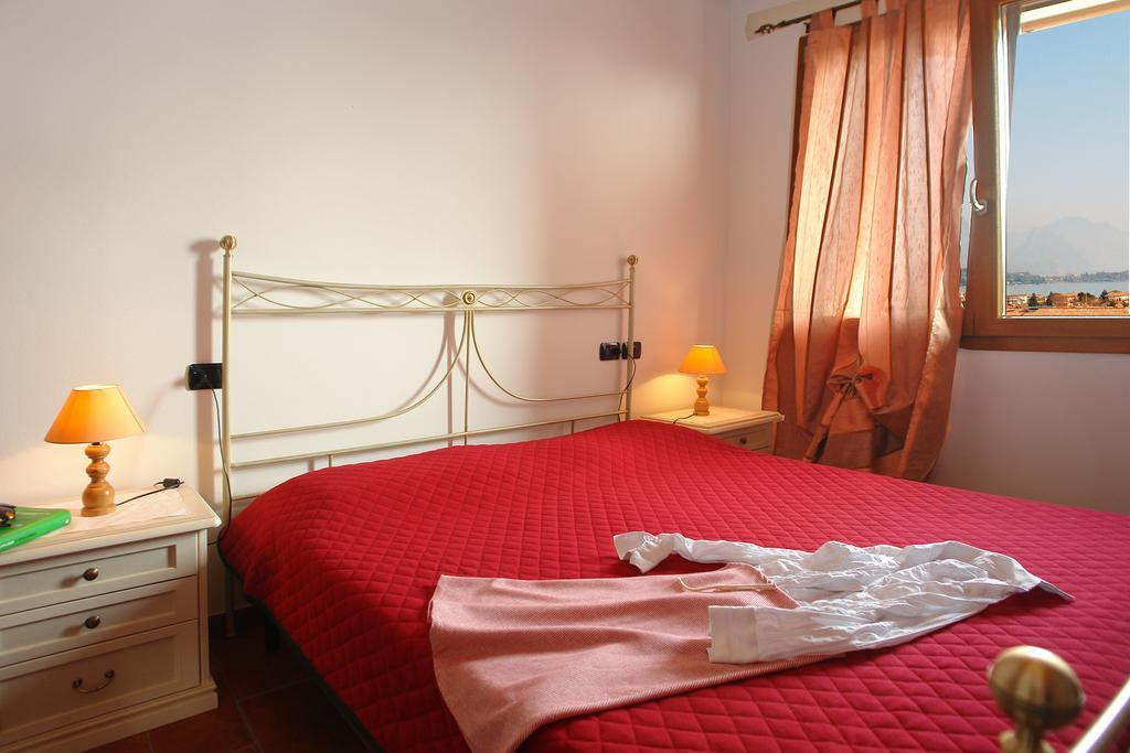 B&B Agli Ulivi Manerba del Garda Camera foto