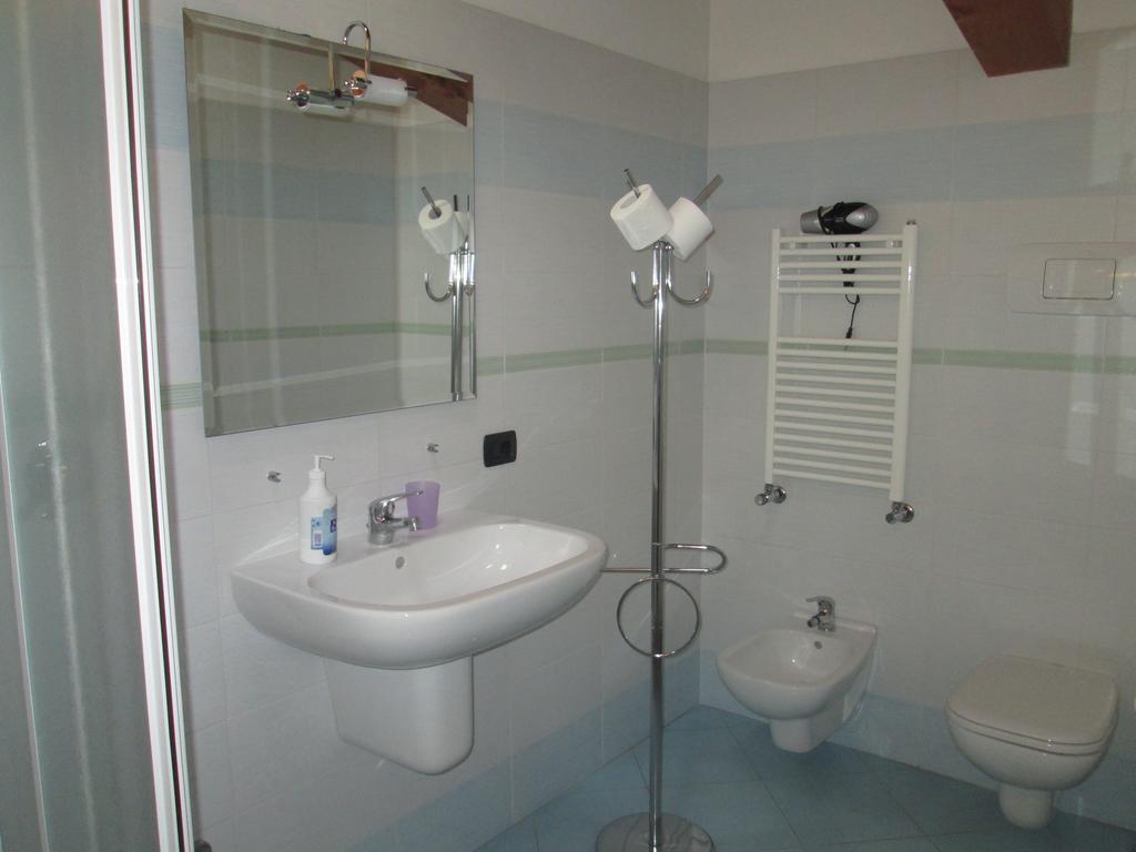 B&B Agli Ulivi Manerba del Garda Camera foto